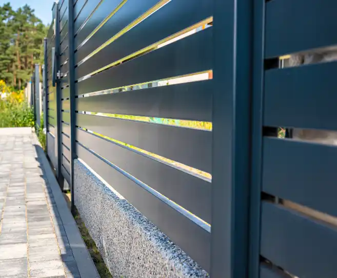 Installation de clôtures modernes et portails extérieurs en Suisse romande - Kaisen SA