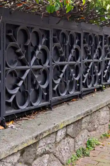 Pose de clôtures en aluminium, PVC ou bois à Genève, Lausanne et Fribourg