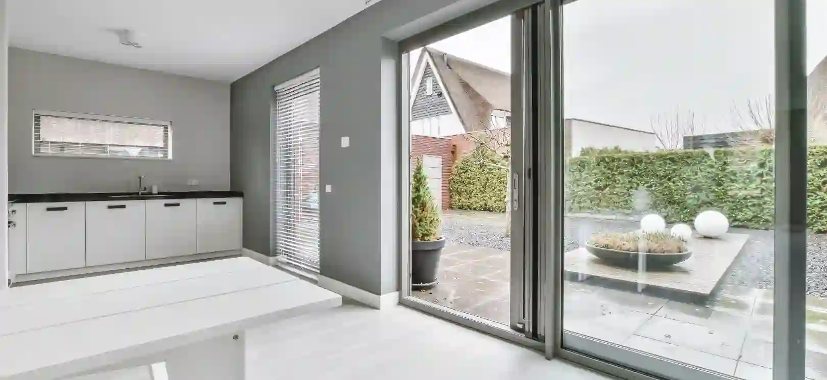 Portes levantes-coulissantes Kaisen SA — grandes ouvertures vitrées et isolation optimale