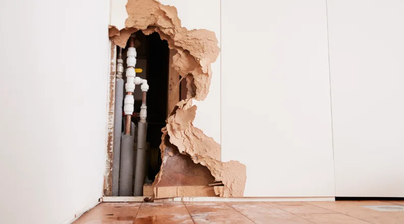 Prévenir les fuites d’eau : contrôle du compteur, joints, isolation des canalisations